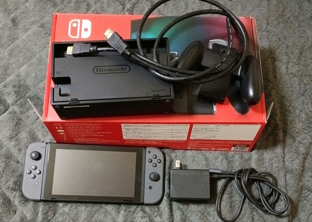 【美品・箱有】Nintendo Switch本体 + ソフト2本 + おまけ2点