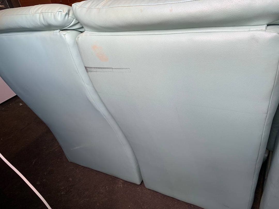 ♦️IKEAコーナーソファ　丸テーブル