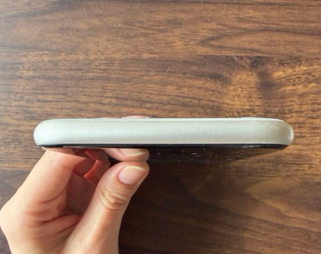 Apple iPhone SE (第3世代) スターライト 64GB