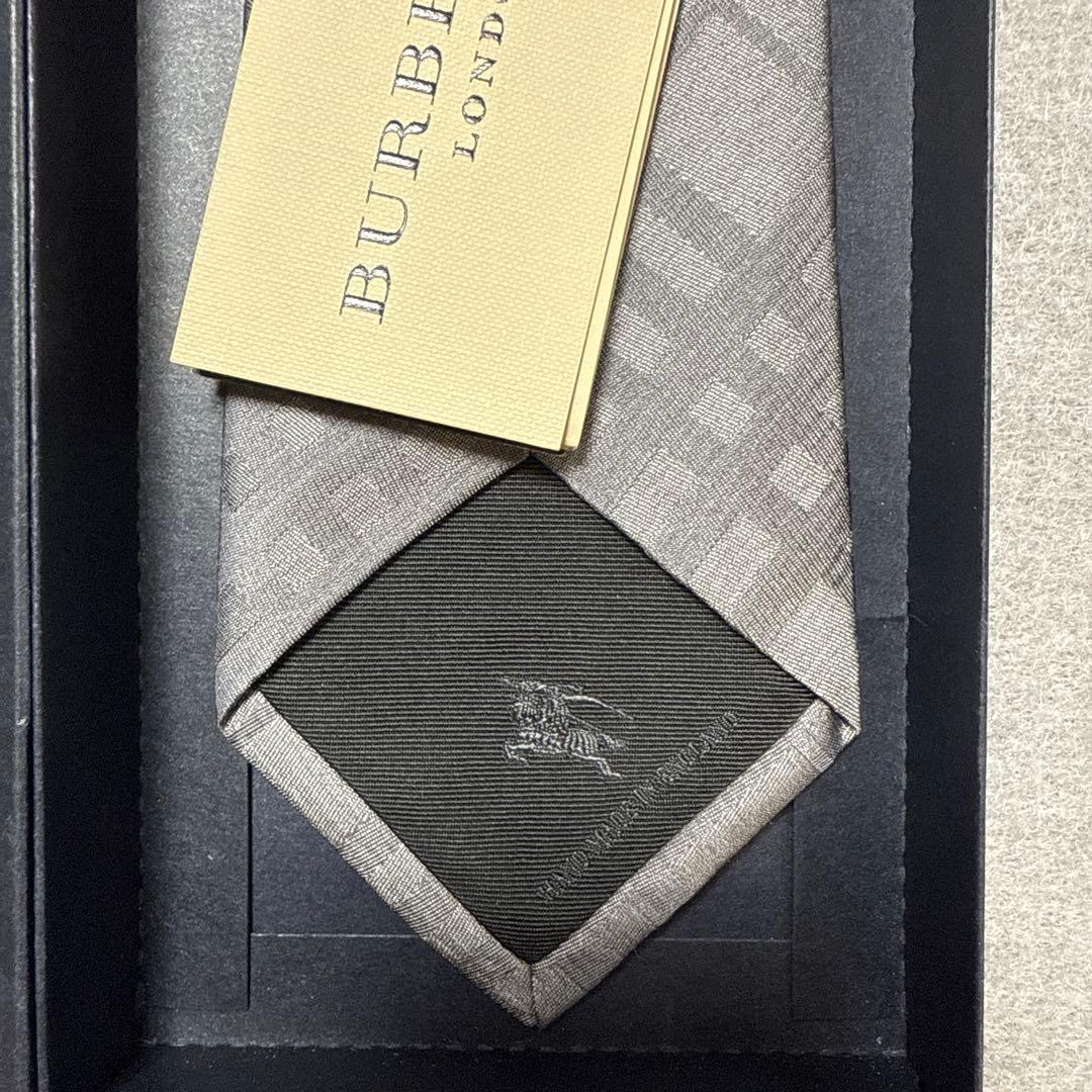 未使用タグ付　バーバリーロンドン　ネクタイ　シルバー　ノバチェック　結婚式