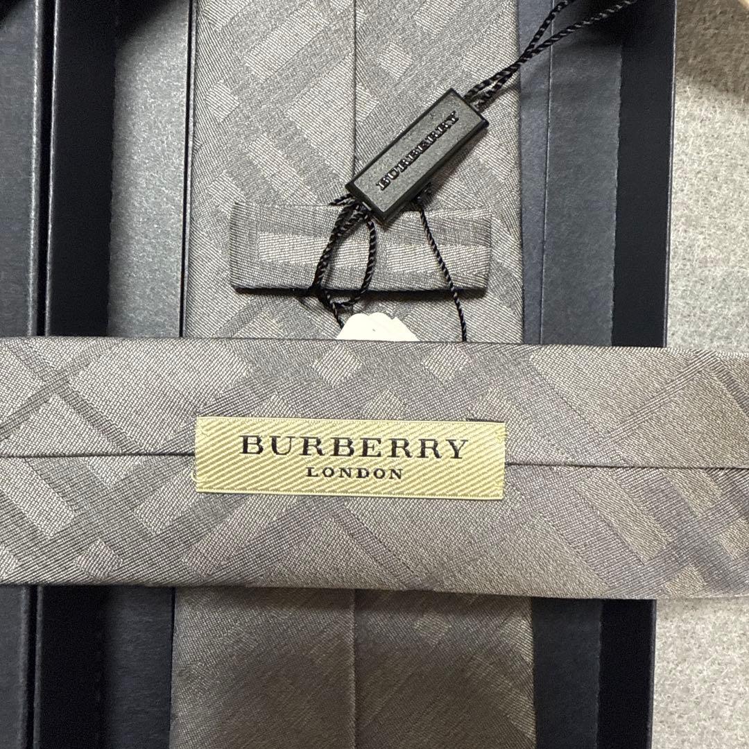 未使用タグ付　バーバリーロンドン　ネクタイ　シルバー　ノバチェック　結婚式