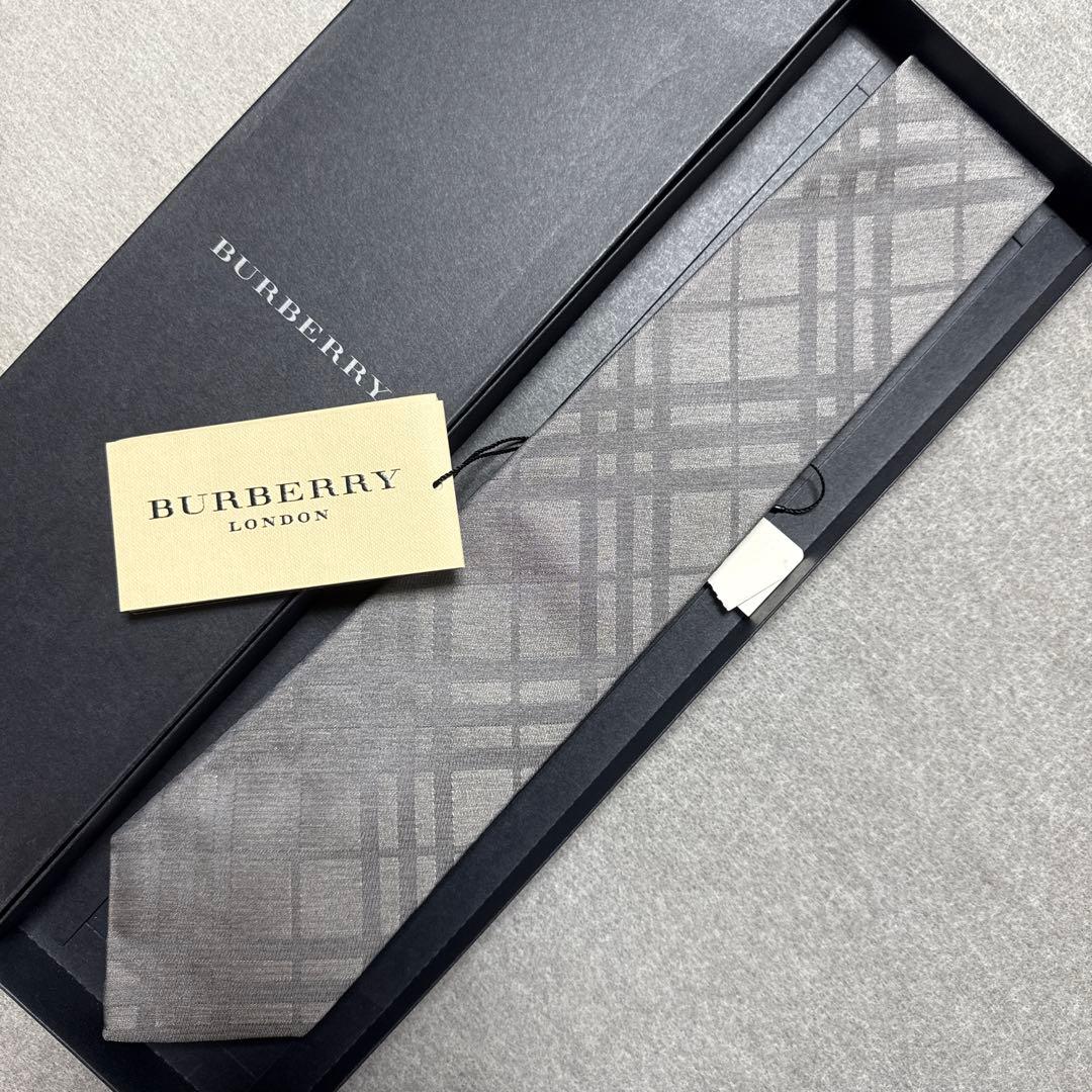 未使用タグ付　バーバリーロンドン　ネクタイ　シルバー　ノバチェック　結婚式