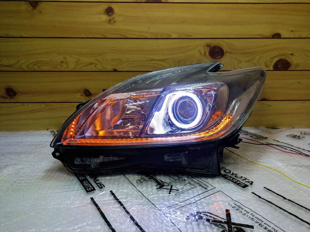 30プリウス 後期 ヘッドライト イカリング シーケンシャル ZVW30