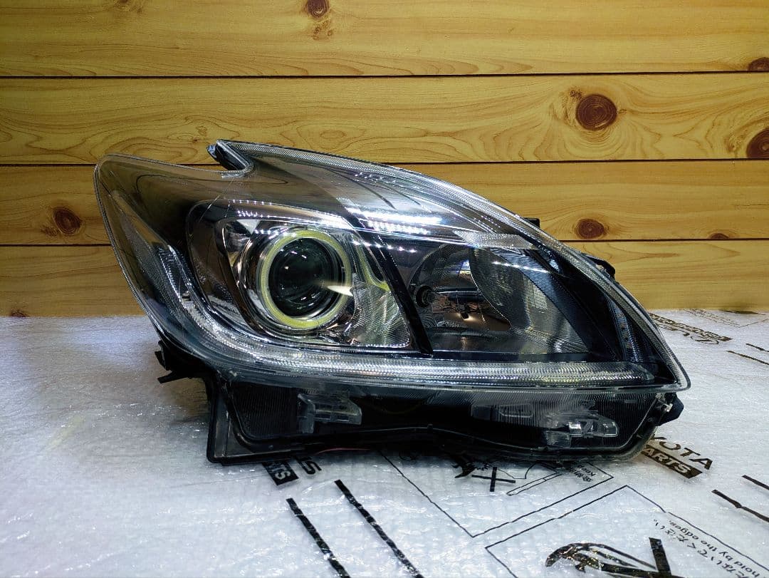 30プリウス 後期 ヘッドライト イカリング シーケンシャル ZVW30