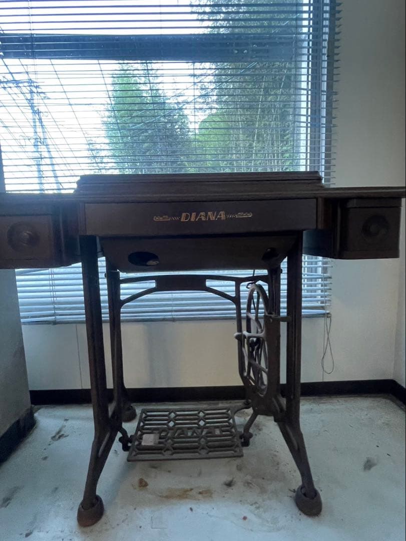 Diana クラシックミシン 手動ペダル式