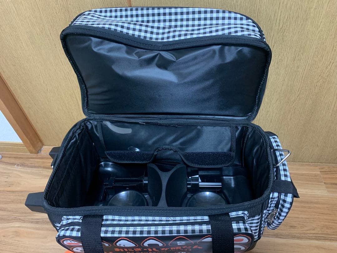 【新品　未使用】川崎由意　ボウリングバッグ 2個入りおにぎり柄 キーホルダー付き