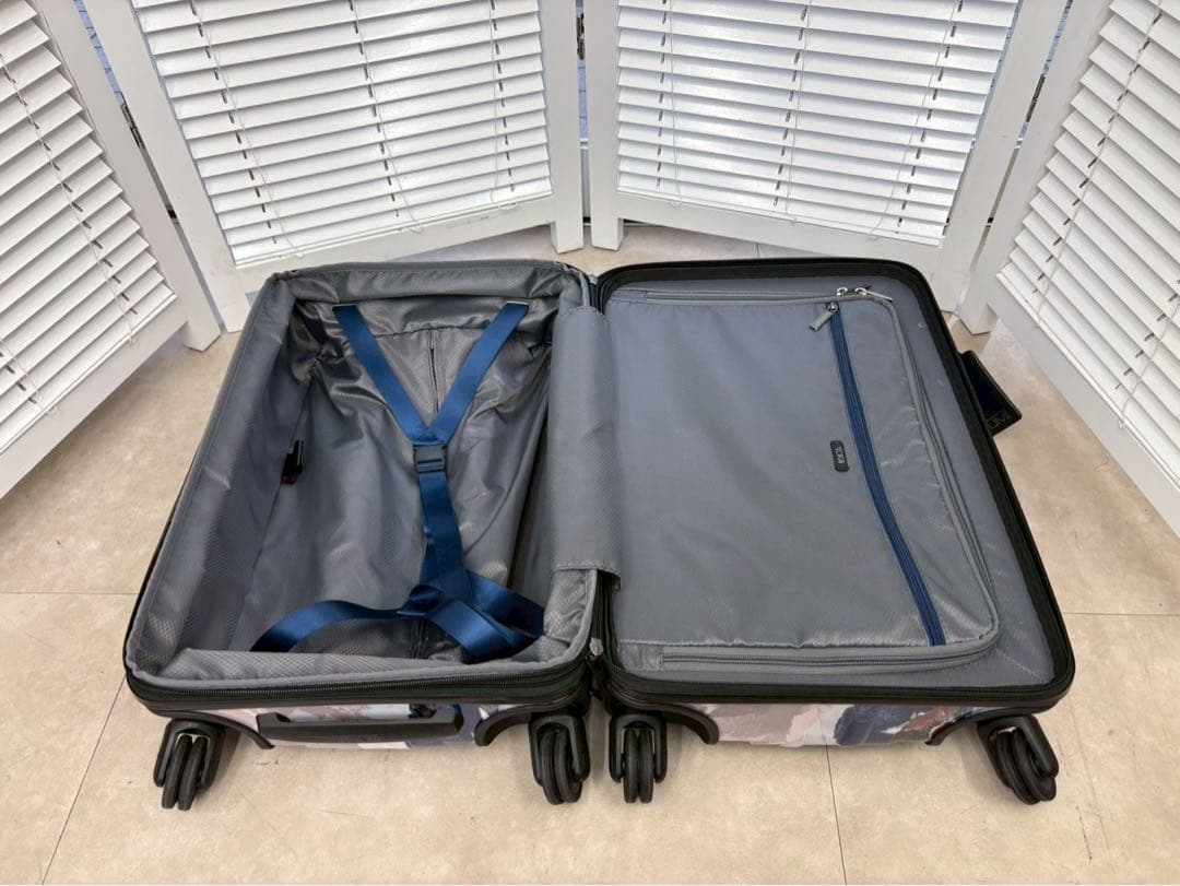 TUMI V4 エクステンデッド・トリップ エクスパンダブル 4輪 スーツケース