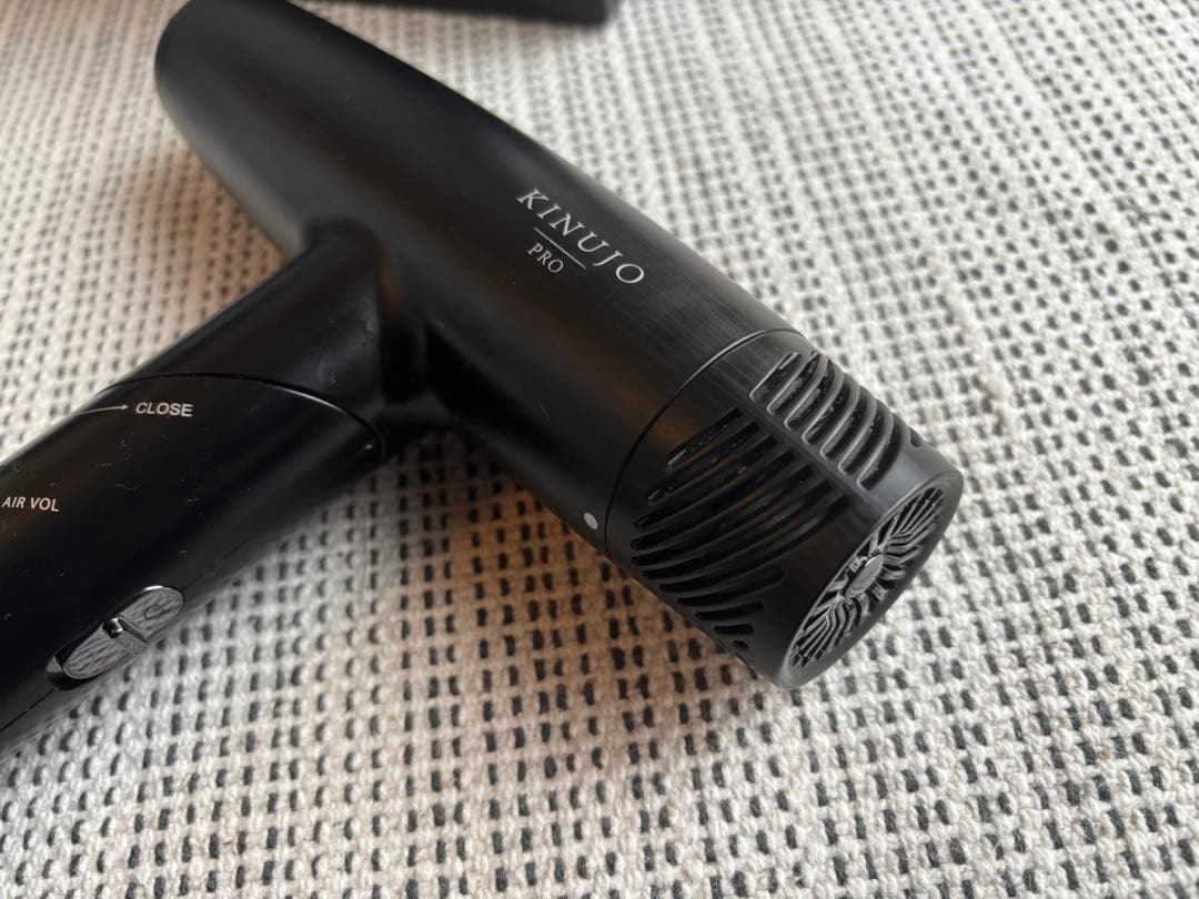 【週末値下】KINUJO PRO ヘアドライヤー ブラック