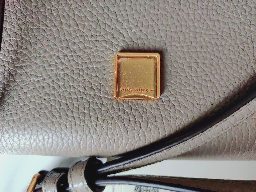 ★専用★タグ付き☆TORY BURCH レザー フラップ ウォレット ポーチ付