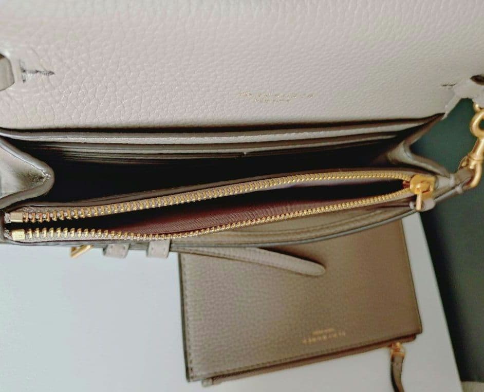 ★専用★タグ付き☆TORY BURCH レザー フラップ ウォレット ポーチ付