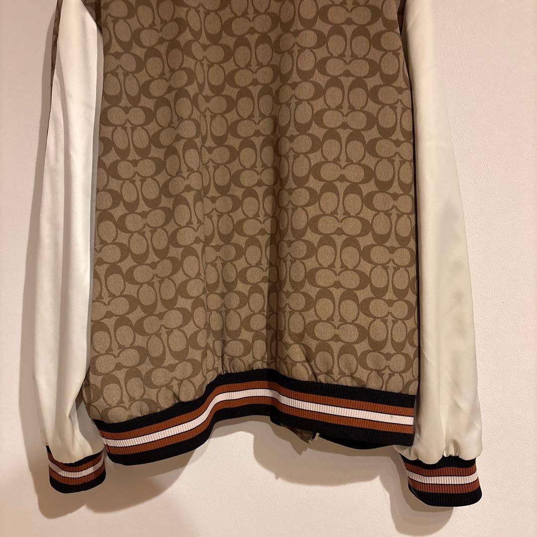 COACH ロゴパターン スタジャン