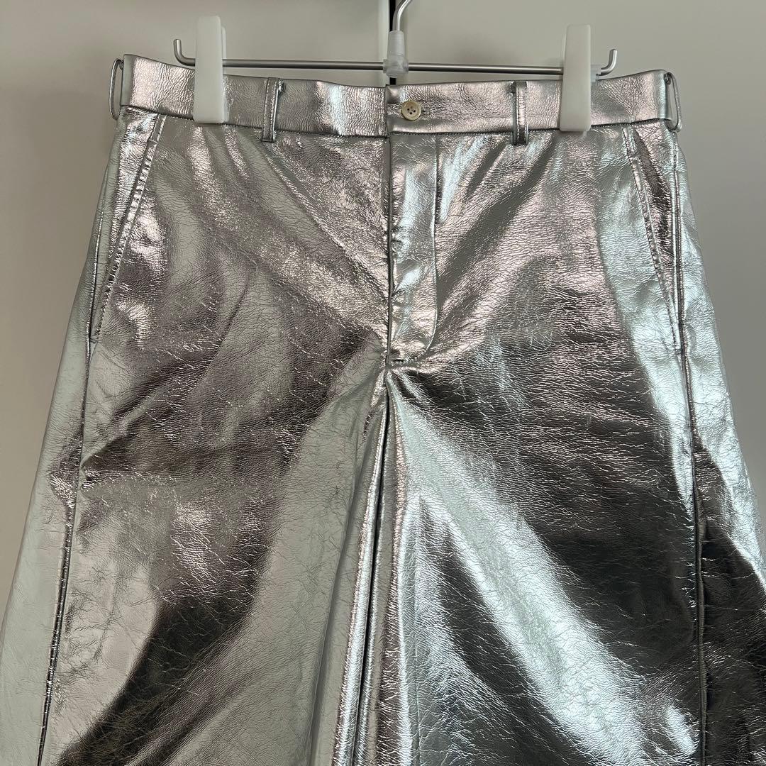 ブラックコムデギャルソン 24SS シルバー アシンメトリー ショートパンツ