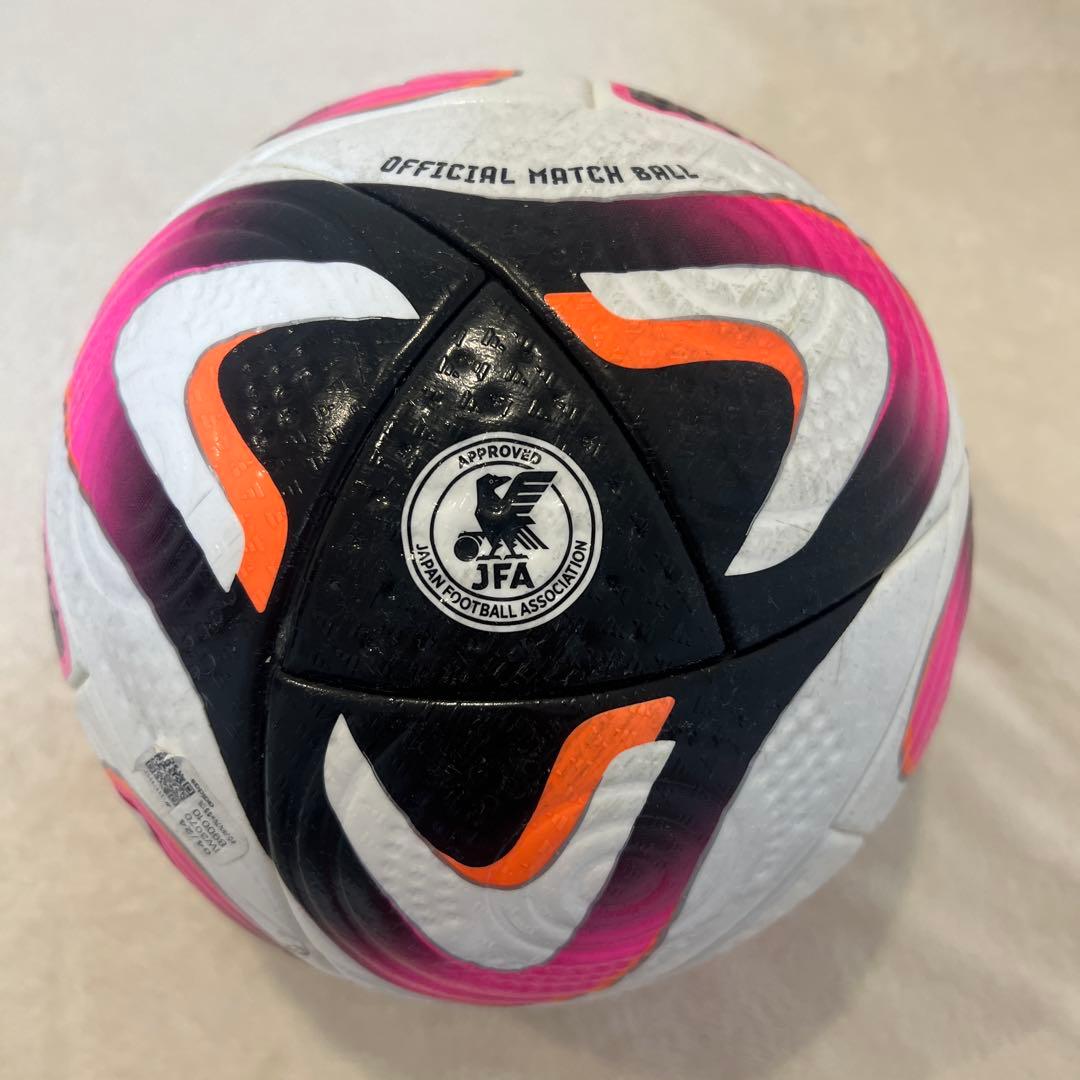 CONEXTZ4 PRO サッカーボール サイズ5 公式試合球