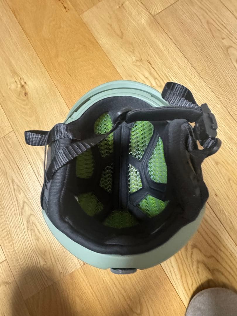 スノボヘルメット　anon MERAK WAVECEL Lサイズ　バートン