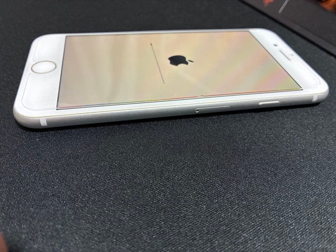 Apple iPhone 8 シルバー 本体　カメラだけ不具合有