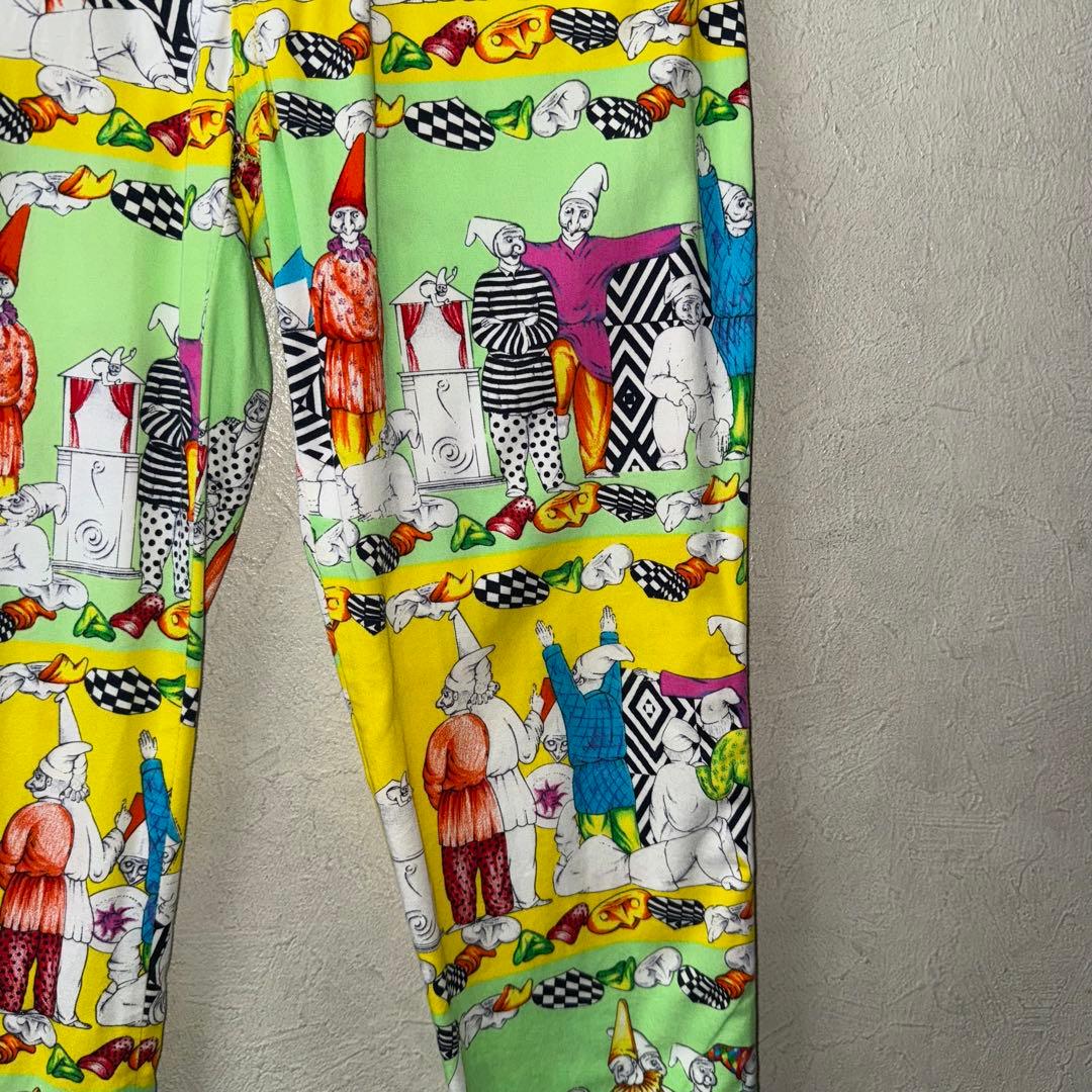 【美品】 VERSACE ヴェルサーチ　柄パンツ　ゴールド　総柄　派手