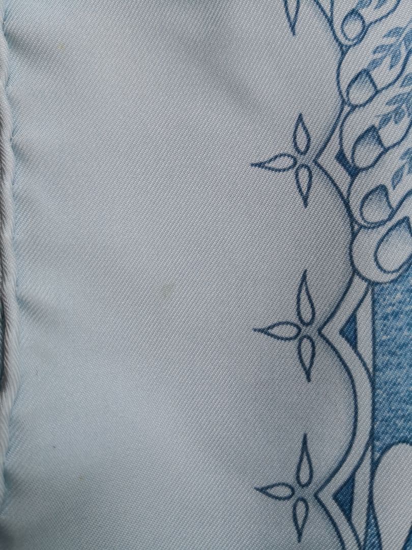 エルメス　HERMES　スカーフ　カレ90　ヘンナの歌