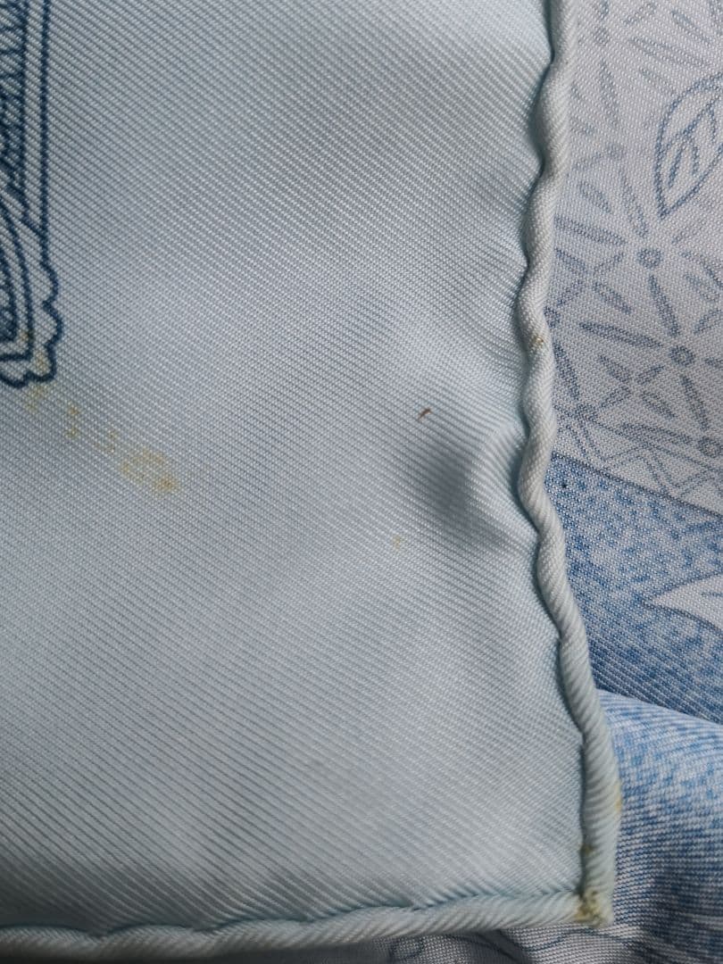 エルメス　HERMES　スカーフ　カレ90　ヘンナの歌