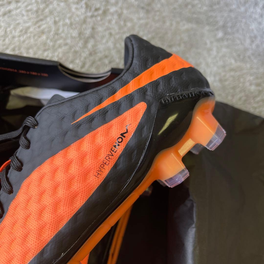 新品未使用、袋箱付き　サッカースパイク　ハイパーヴェノム　ファントムFG 25