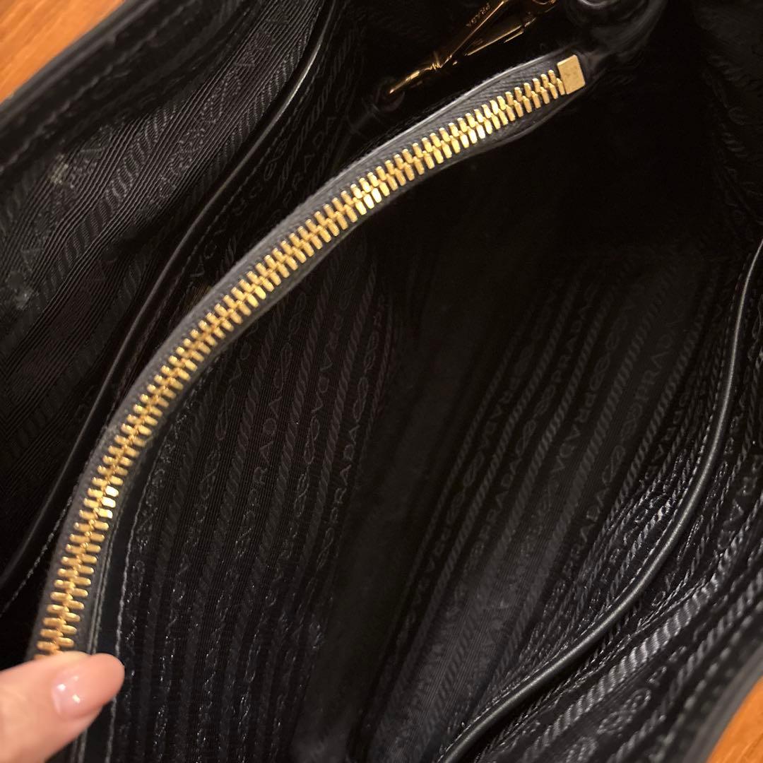 プラダ　キャンバストートバック