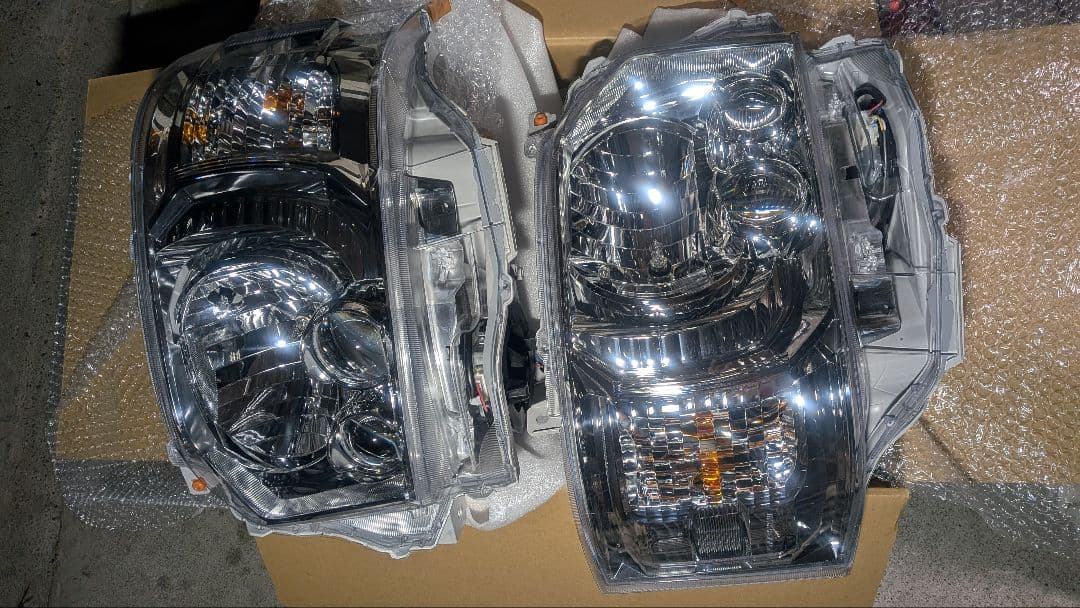 ダークプライムS 純正LEDヘッドライト