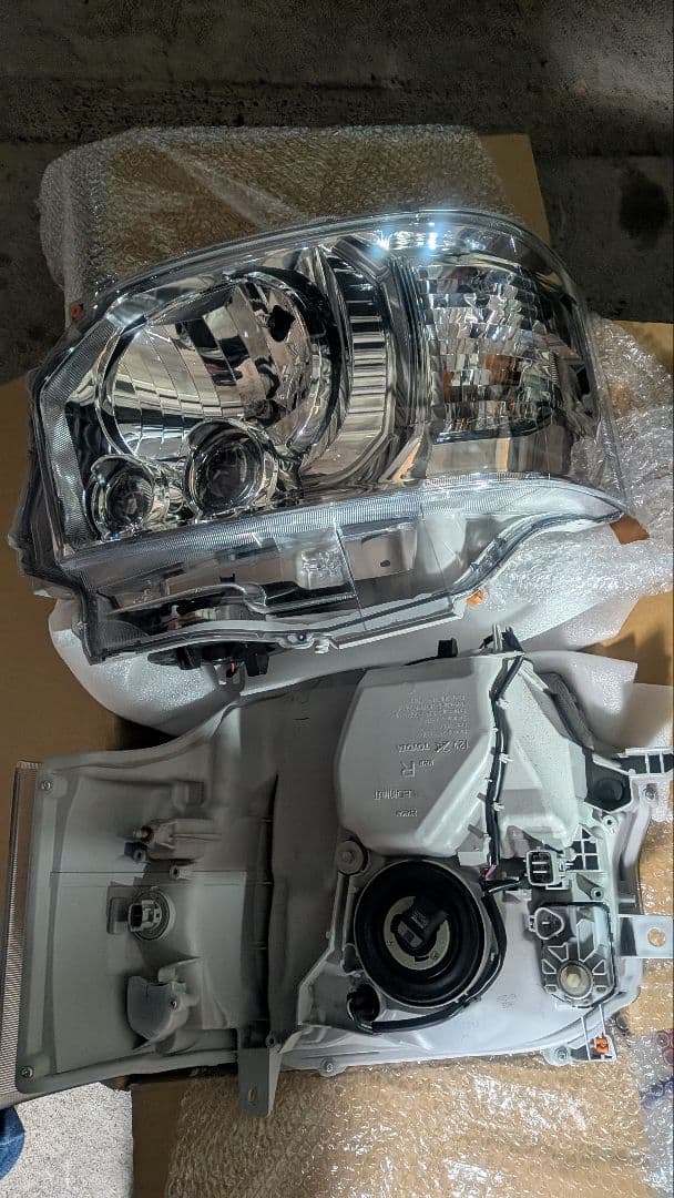 ダークプライムS 純正LEDヘッドライト