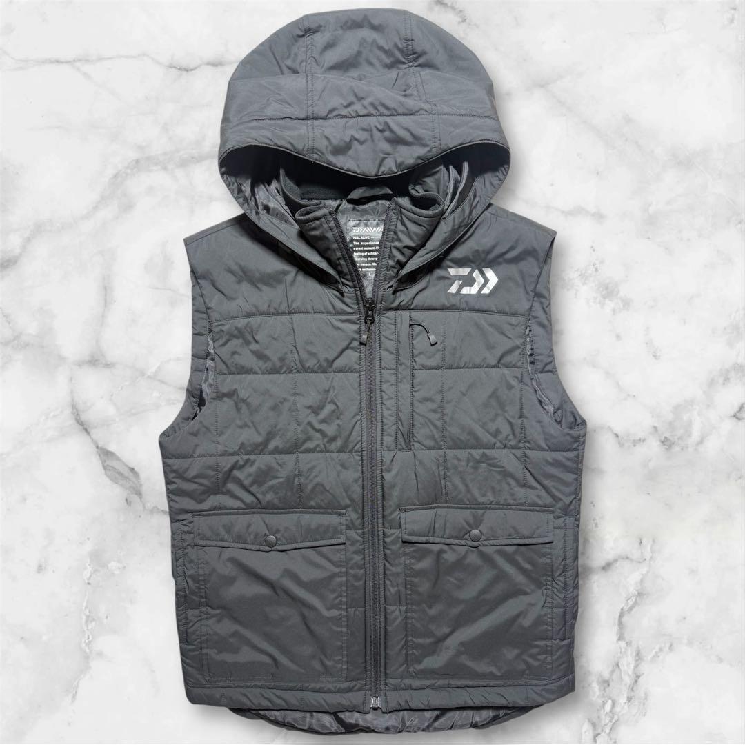 美品 ダイワ（DAIWA） 中綿ナイロンベスト 取り外しフード ブラック L