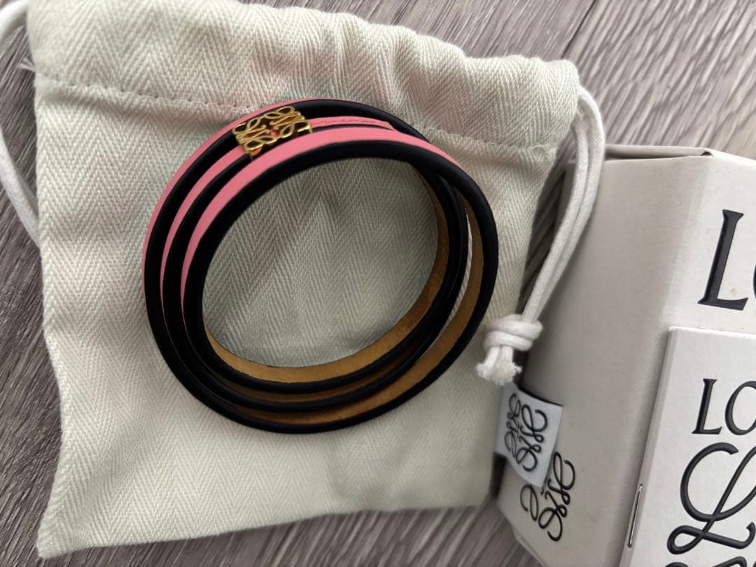 ロエベ　バングル　ピンク