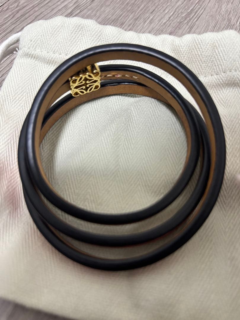 ロエベ　バングル　ピンク