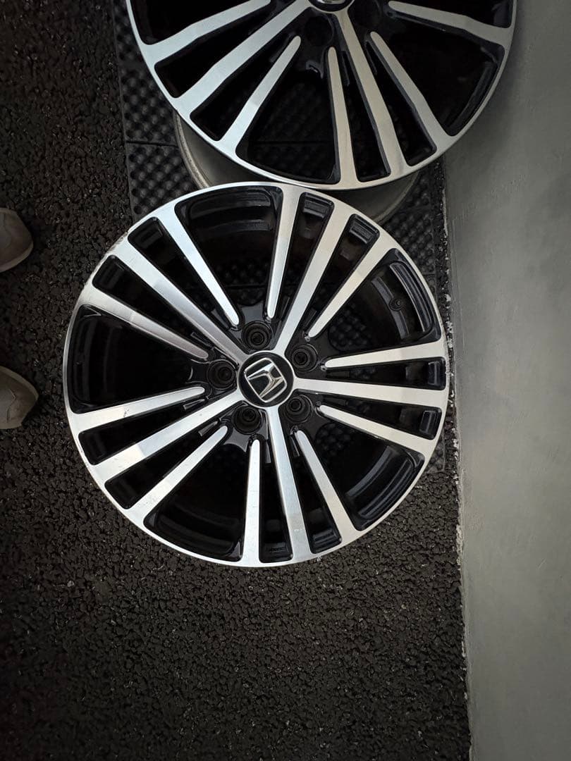 【おおもり】rc1 オデッセイ アブソルート純正18インチアルミ