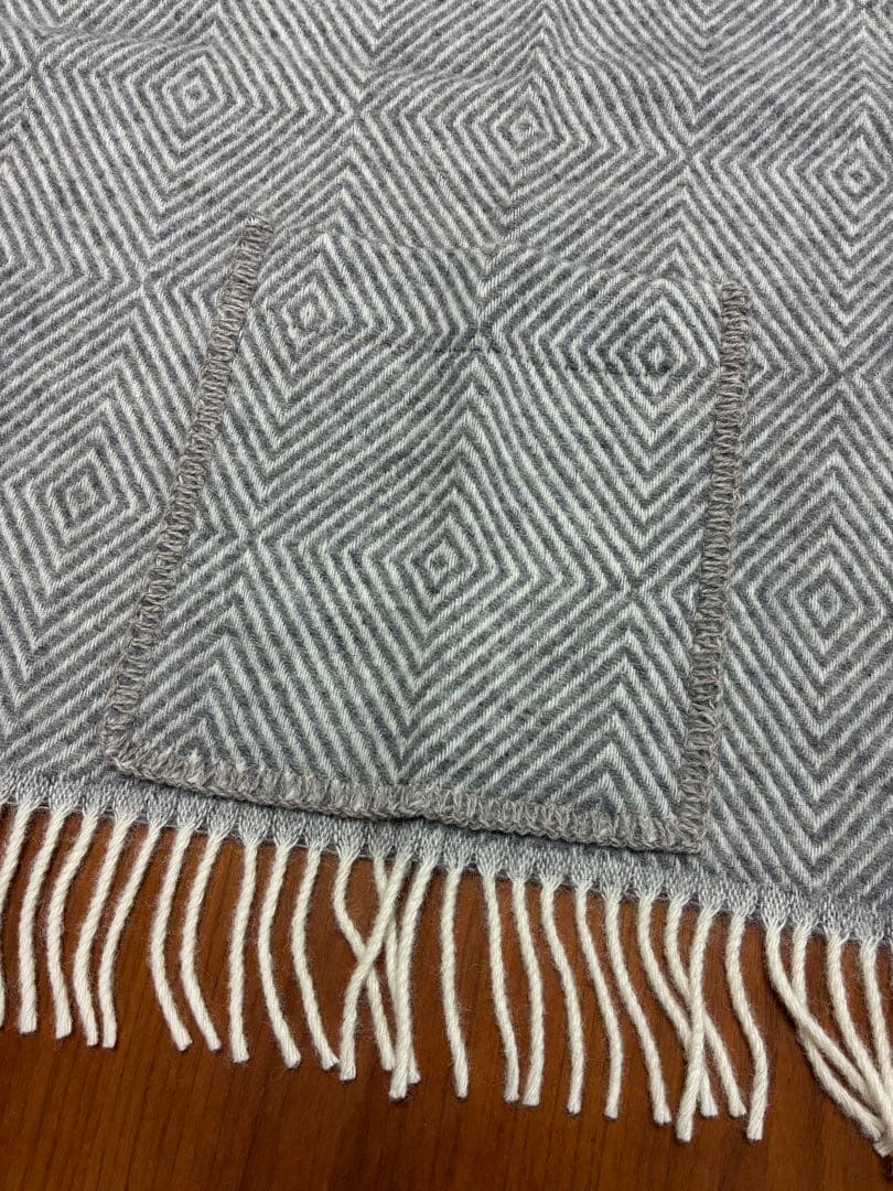 LAPUAN KANKURIT ポケット付きショール MARIA