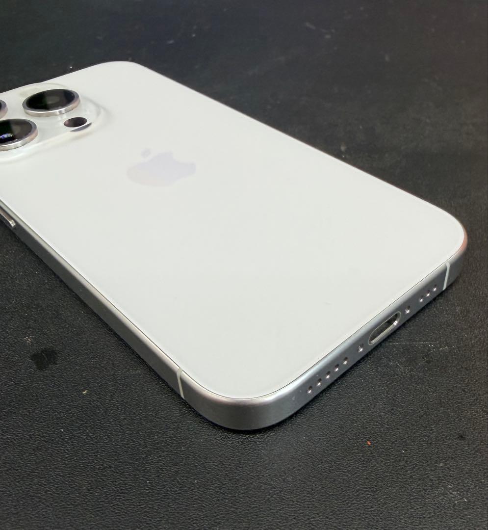 iPhone15 pro 256GB ホワイト （SIMフリー）