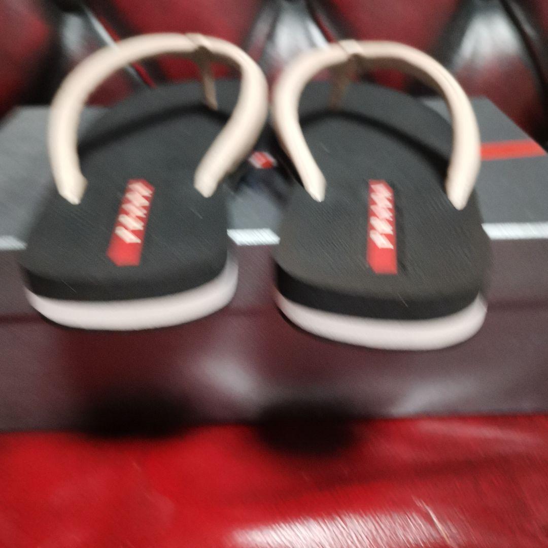 PRADA ビーチサンダル 黒/ベージュピンク