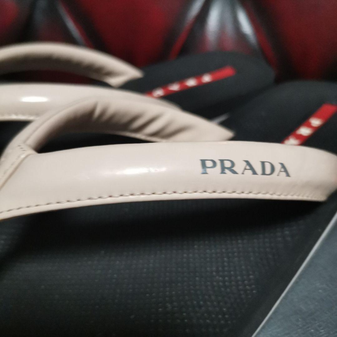 PRADA ビーチサンダル 黒/ベージュピンク