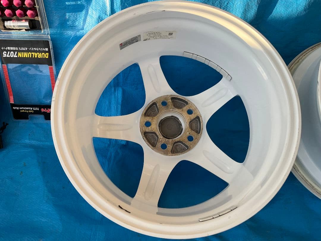 ENKEI エンケイ PF05 17×7.0J 45 PCD114.3 5穴