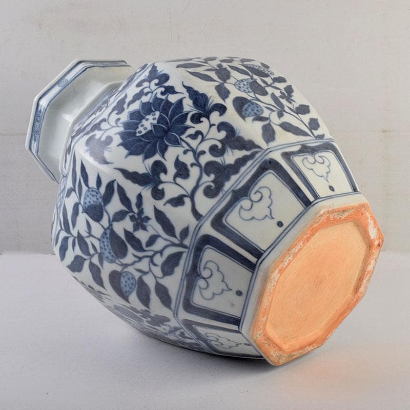 中国　青花　花弁文　八角面取瓶　壺　C　8945A