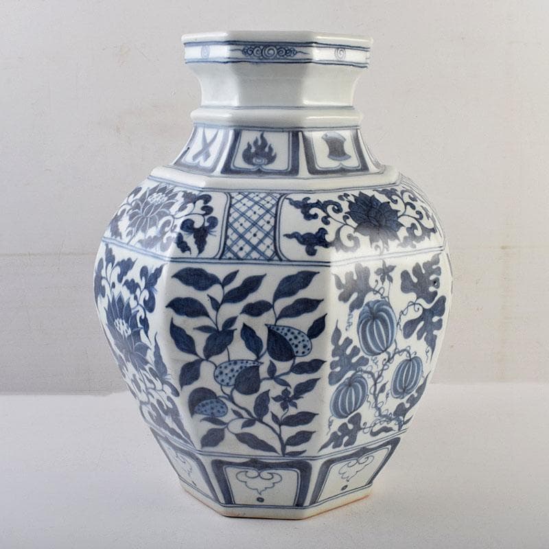 中国　青花　花弁文　八角面取瓶　壺　C　8945A