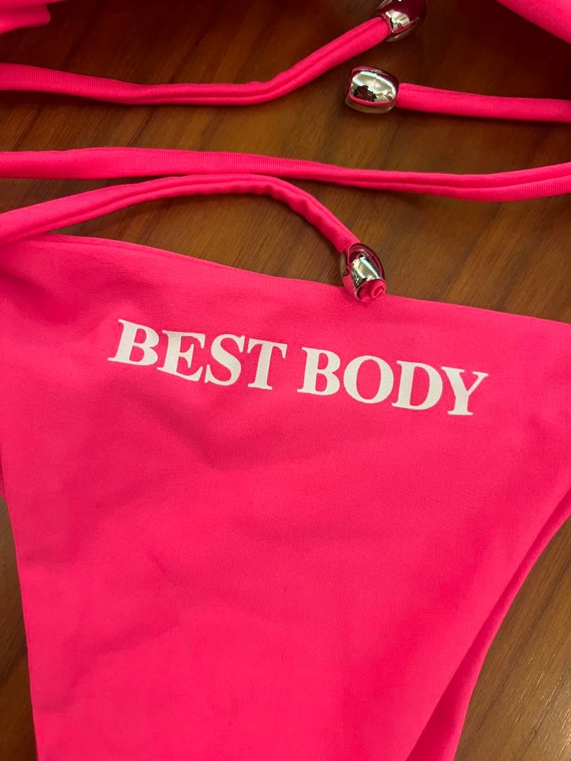 ❤️ベストボディジャパン大会公式水着 ピンク Mサイズ 凄い綺麗なビビットピンク