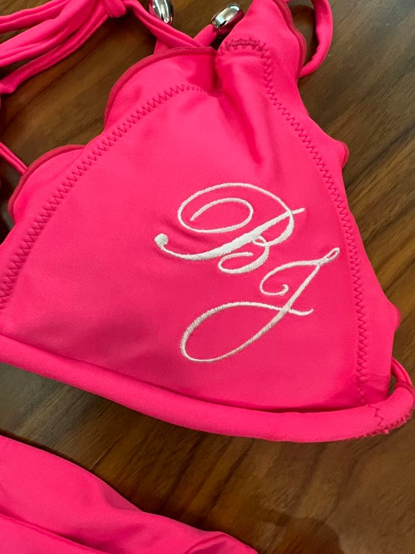 ❤️ベストボディジャパン大会公式水着 ピンク Mサイズ 凄い綺麗なビビットピンク