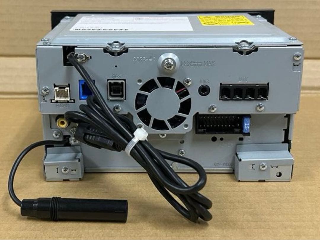 ケンウッド メモリーナビ 彩速ナビ 2018年製 MDV-D505BTW