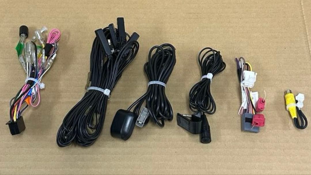 ケンウッド メモリーナビ 彩速ナビ 2018年製 MDV-D505BTW