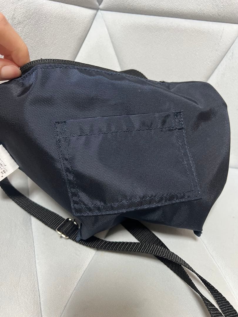 ファミリア　舟形ポシェット