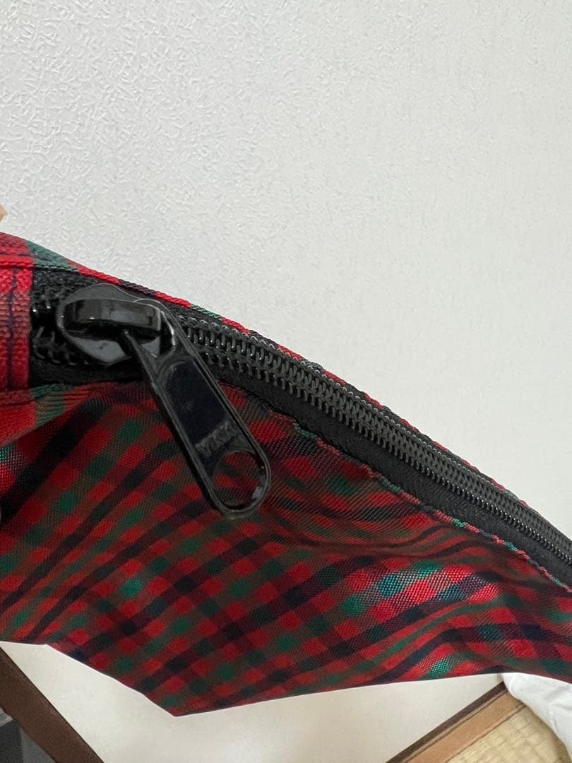 ファミリア　舟形ポシェット