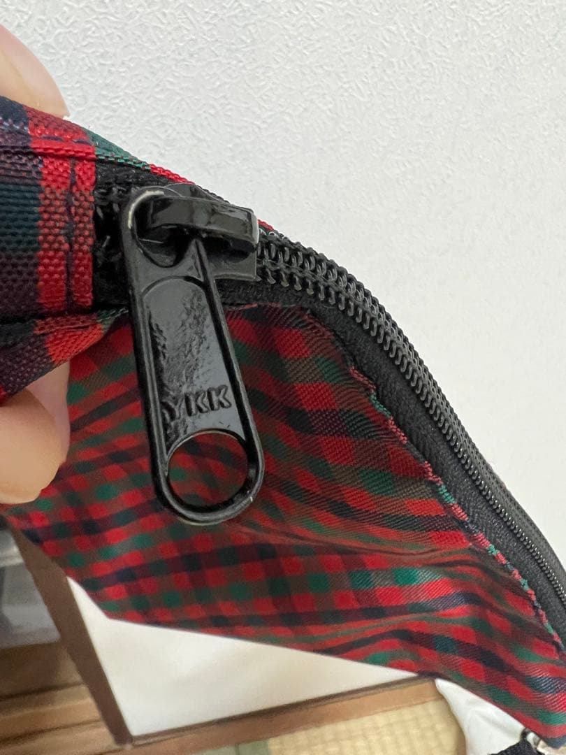 ファミリア　舟形ポシェット