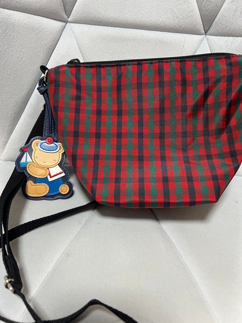 ファミリア　舟形ポシェット