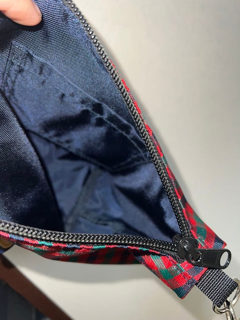 ファミリア　舟形ポシェット