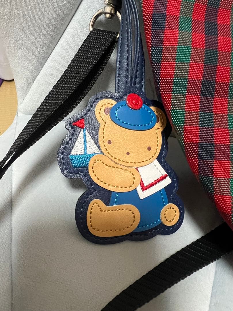 ファミリア　舟形ポシェット