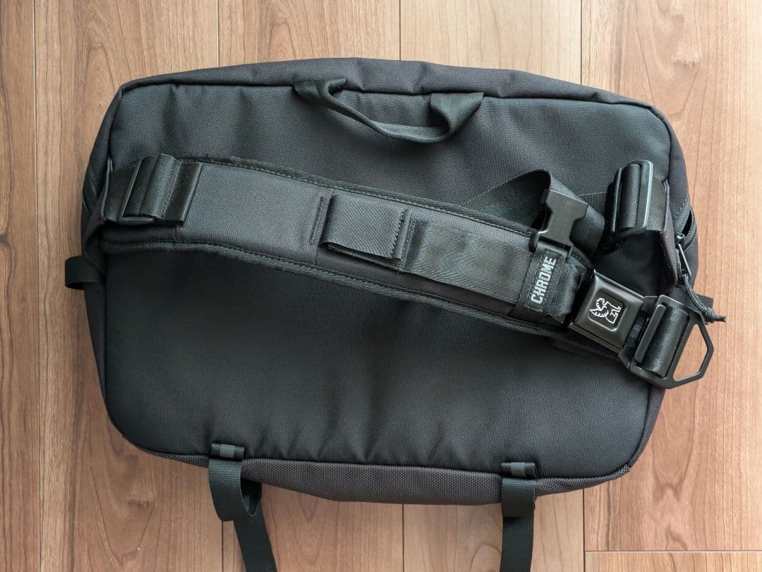 Chrome ボディバッグ KADET MAX 15L 撥水