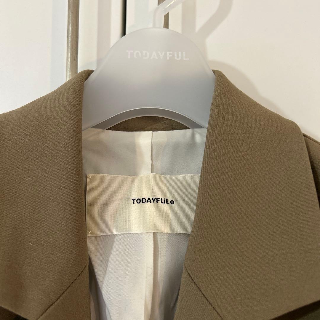 8　新品タグ付き　TODAYFUL テーラードジャケット 38 OLV