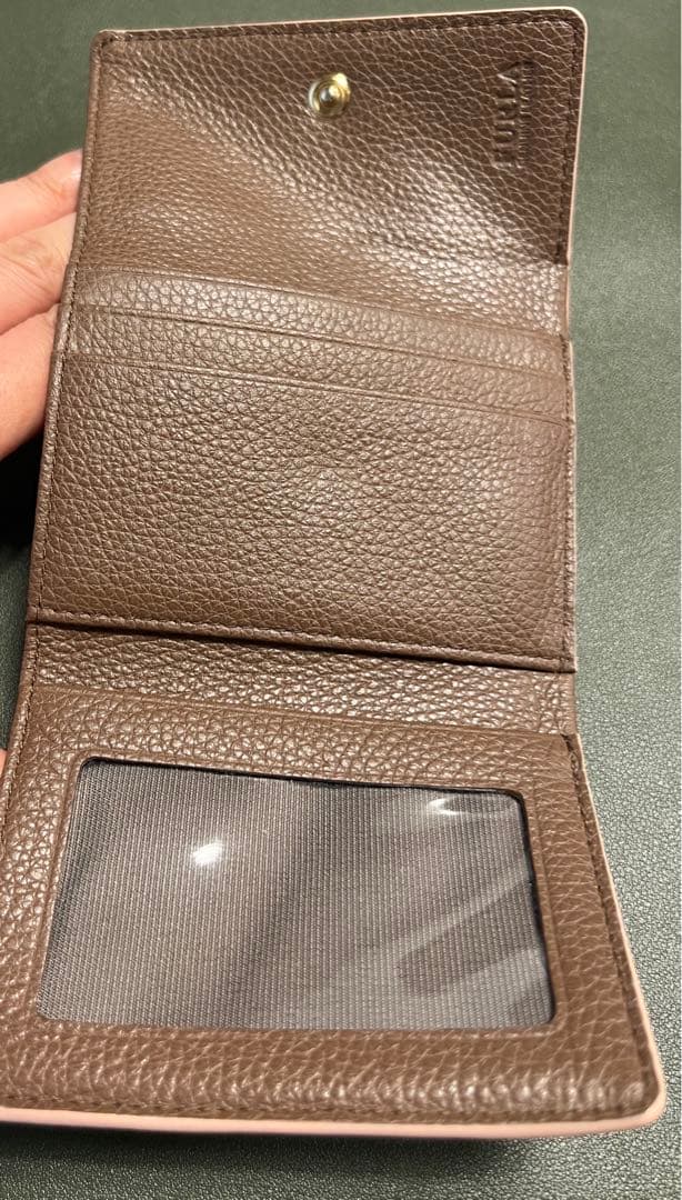 【新品・未使用】FURLA ピンクベージュxブラウン 三つ折り財布保管袋付